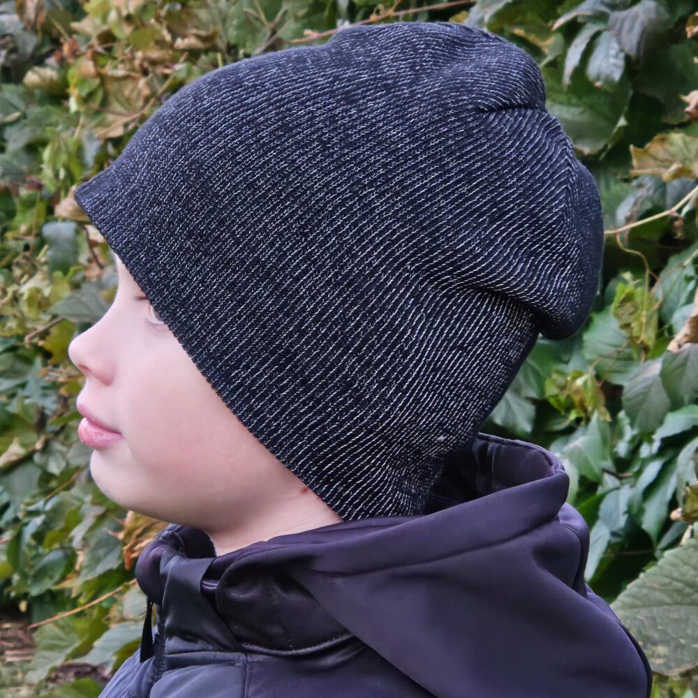 must helkurlõngast talvemüts