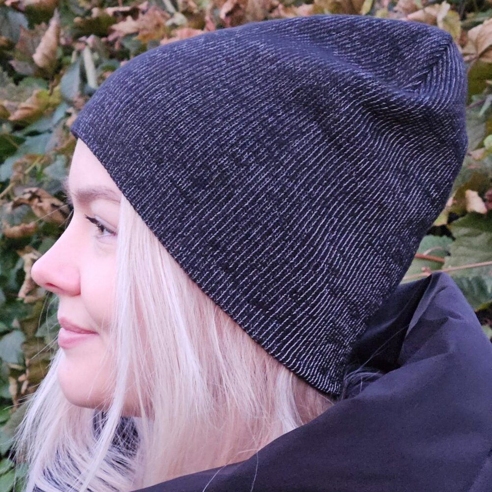 must helkurlõngast talvemüts