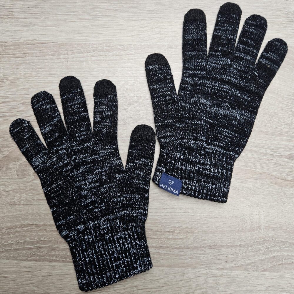 Mustad helkurkindad puutetundlike sõrmeotstega